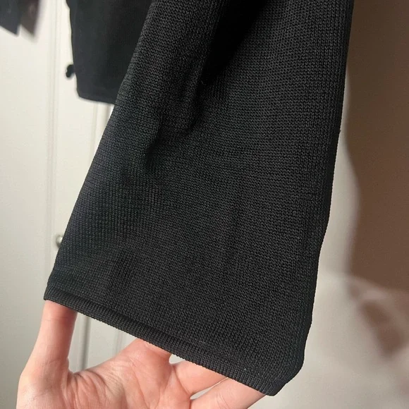 St. John Black Cropped Cardigan - Picture 8 of 11